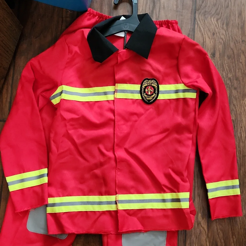 Halloween kids (med.) firefighter costume 🎃 - Picture 3 of 9